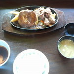 万世 千代田 - ハンバーグとサイコロステーキランチ