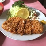 源氏食堂 - カツライス上¥1100
      地豚の「いすみ豚」のカツ！柔らかく、ジューシーで、甘さが有る超美味しいトンカツでした^ ^