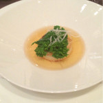 シャングリ・ラ ホテル 東京 - 温かいコンソメかけます