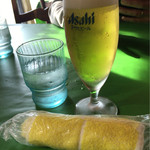 お冷、グラスビール、オシボリ