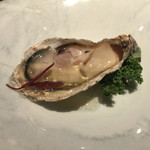 HAL PINOT - 広島 坂越産の牡蠣 野菜のブロード仕立て