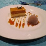 ヴァンテアン - キャラメルとオレンジのケーキ　ショコラのアイスクリーム。