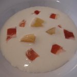 桃とヨーグルトと生ハムの冷たいスープ