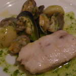 Benoit Alain Ducasse - ヒラメのポワレ　ジャガイモと貝のバターソース