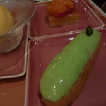 Benoit Alain Ducasse - ピスタチオのエクレア