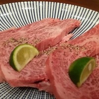 焼肉家 KAZU 神楽坂 - 名物のアントニオカルビ
