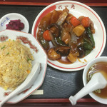 中華料理代一元 - 酢豚定食 800円 (チャーハンに変更で+200円)