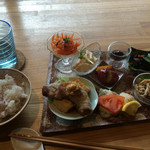 アンナ ペレンナ - メイン