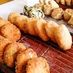 あじわい工房 杏 - 手前にお魚コロッケとエビカツ