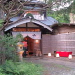 明治時代の家屋を移築したんだそうです。