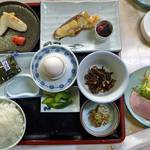 大高森観光ホテル - 焼き魚登場