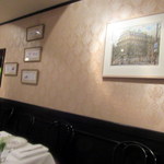 La Part Dieu - 新しいパリの街の画が飾られています