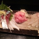 手打ちそば八轟 - 刺身盛合せ(しめ鯖、鮪中落、平目)