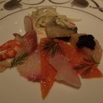 アピシウス - 旬の魚介、ファンネル（フヌイユ）のサラダ仕立て