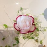 Noi Thai Cuisine - 綺麗なカーヴィング