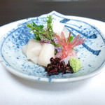 うを徳 - 造り盛合せ　ヒラメの昆布〆　活きホタテ　甘海老