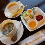 スバカマナ - 女性限定の「レディースセット」（税別1,250円）の生春巻きと本日のスープとホットチャイ