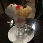 スバカマナ - 季節限定メニュー「体に優しい食べて美味しい 季節の野菜カレー」（税別1,480円）のアジアンパフェ アイスフルーツチェー