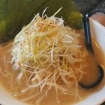 ラーメンの寳龍 - 味ネギラーメン(味噌)に板海苔トッピング