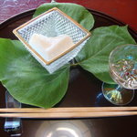 虎屋 壺中庵 - Ｂ　２０１０年７月１．じゅんさいと胡麻豆腐　お箸に注目です