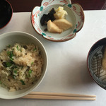 割烹 新多久 - 2016 2月 料理8　紫蘇の実、菜の花ご飯・岩船麩の未醤汁・香の物 山椒昆布