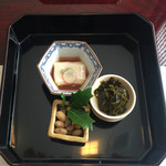 割烹 新多久 - 2016 2月 料理1　先付　ごま豆腐・銀葉藻・豆 二月は福は内の器にて