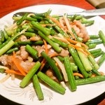 海輝 - 豚肉とニンニクの茎の塩味(500円)