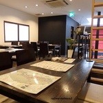 牡蠣屋 - オシャレな店内