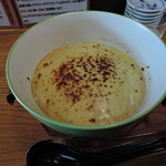 スピリタス辺りのアルコールを燃やしてるのかな？燃え尽きる前に食べると、酔っぱらうんじゃない？w