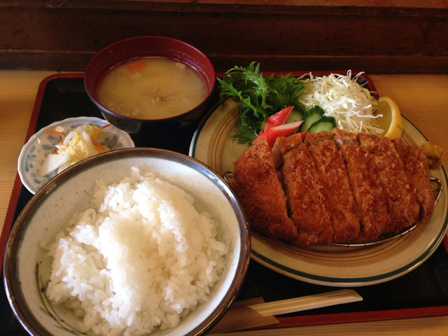 とんかつ 揚げることを追求し続けた会社が作る”極上とんかつ”】串カツ田中の新