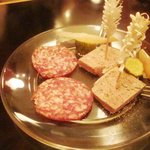 ガニュ・パン - 赤ワインのお供