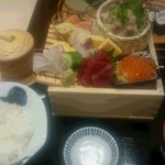 Uokingu - 豪快別盛り海鮮丼　１５８０円