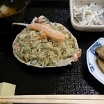 越前田村屋 - 通常水がにはみそを食べない 活蟹だから食べられる ご飯に蟹味噌 マヨネーズ 一味 蟹酢 醤油 ほぐし蟹身を入れて混ぜると 蟹リゾットになって美味しい 裏技