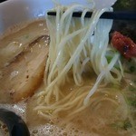 朱蓮 - 麺は博多風細麺　さがみ屋さん