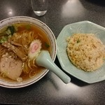 来々軒 - ラーメンと半チャーハン