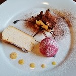 Ｌａ Ｖｉｔａ - 『ランチコース』！ティラミス、クラシカルチーズケーキ、カシスのシャーベットのドルチェ３種盛り～♪(^o^)丿