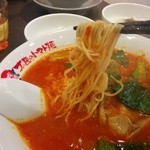 太陽のトマト麺 - 冷製パスタで使うカッペリー二を思い出す細麺です。