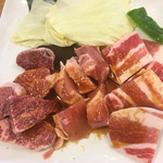 どんどん亭 - メガランチ、三種類のお肉達