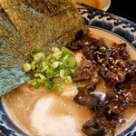 ひょっとこラーメン - チャーシュー麺 (きくらげ、のり)