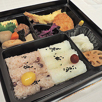 神田明神下 みやび 本店 - 「末広弁当」800円