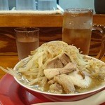 ラーメン ぶん - 味噌味の豚骨と黒ウーロン杯