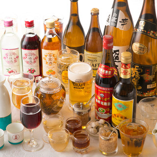 Lots of drinks including Chinese sake and whiskey! We also offer affordable courses.