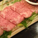 神保町食肉センター - 牛タンは、刺しで。