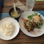 MEGURO BISTRO HOMEPARTY - ローストチキンオニオンソース1,000円