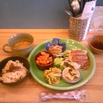 オモヤキッチン - 日替わりセット¥750　鶏肉のゴマダレソース(?)2016.2.9