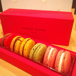 ピエール・エルメ・パリ 伊勢丹新宿 - マカロン