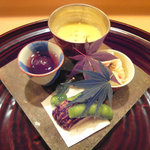 広尾 一会 - 【八寸】毛蟹　巨峰　枝豆　石川小芋　揚銀杏　玉濁黍すり流し