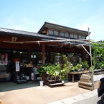 ジャスパーベーカリー - 鈴田峠の「こだわり市場」の中に売り場があります。