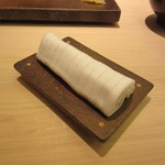 鮨 銀座 おのでら - 握り用の小さめのお手拭き