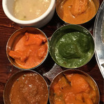 スバカマナ - アニバーサリーバイキングのカレー5種とスープ